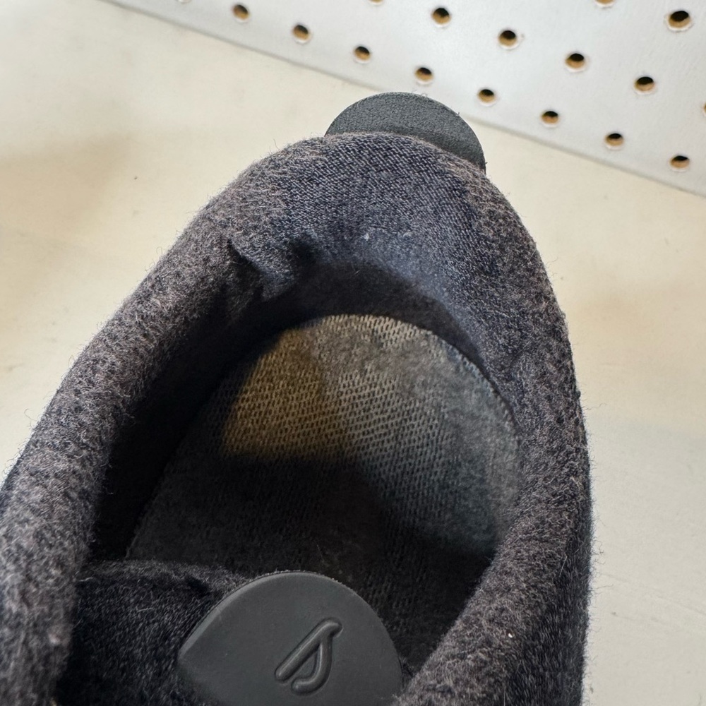Allbirds | Women's Merino Wool Runners, Dark Grey‎ Sz. 10 - Picture 4 of 9